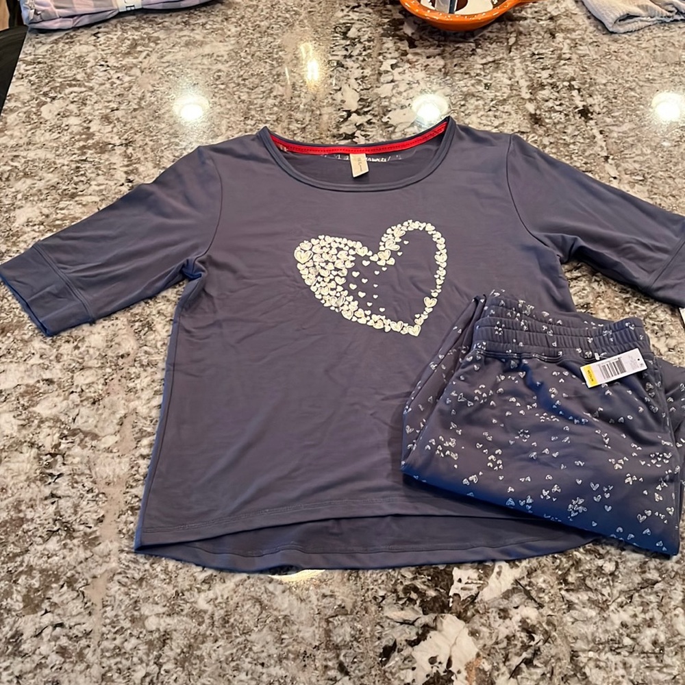 ⭐️Super cute pajama set-NWT⭐️